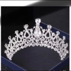 Crystal rhinestone wedding/birthday crown